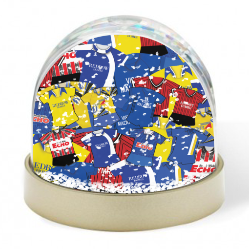 Cardiff Retro Kit Mash Snow Globe