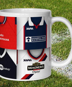 Alternative view of Dundee Retro Shirt Montage Mug