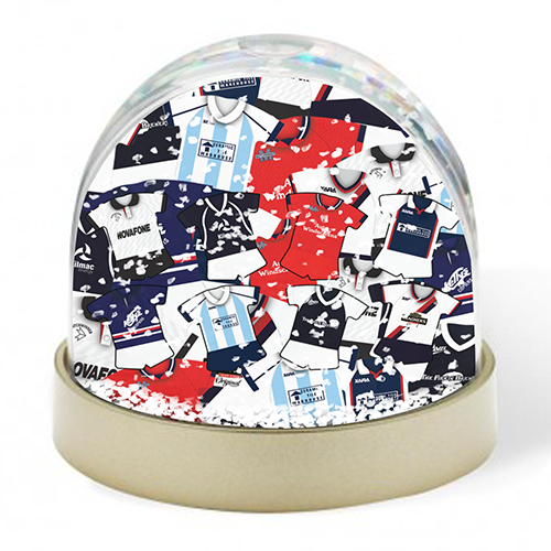 Dundee Retro Kit Mash Snow Globe